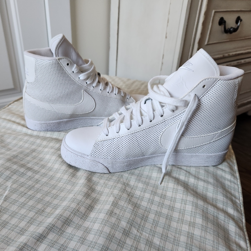 Nike Blazer Perforated (7.5 W, 6 Y)